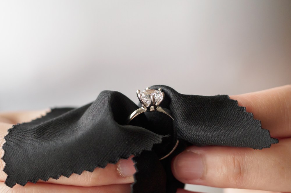 Semijoias: aprenda a cuidar para prolongar ainda mais a durabilidade das peças